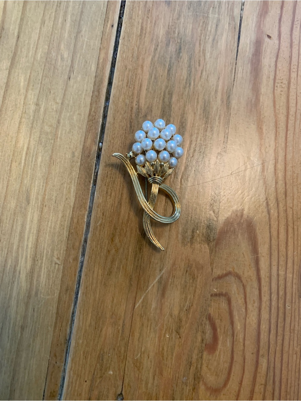 Source Unknown Gold-Tone Pearl Cluster Floral Brooch - White Pearls